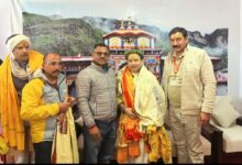 Photo of बदरीनाथ धाम पहुंचे गायक कैलाश खेर, भगवान बदरी-विशाल के किए दर्शन