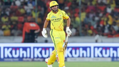 Photo of सीएसके को बड़ा झटका: आयुष म्हात्रे की हैमस्ट्रिंग चोट गंभीर, कोच माइकल हसी ने दी अपडेट