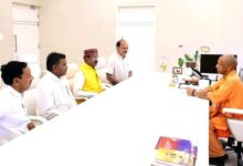 Photo of Lucknow : ग्राम प्रधानों ने की मुख्यमंत्री से मुलाकात, प्रशासक दायित्व देने की उठी मांग