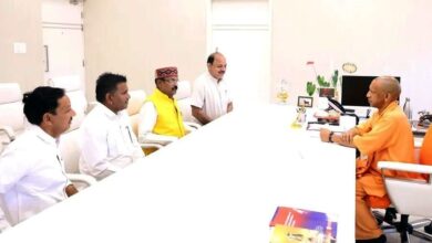 Photo of Lucknow : ग्राम प्रधानों ने की मुख्यमंत्री से मुलाकात, प्रशासक दायित्व देने की उठी मांग