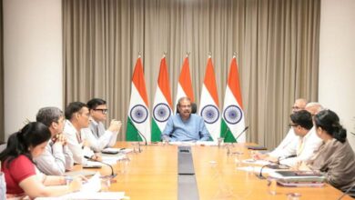 Photo of शिक्षा मंत्री ने एनसीईआरटी की पाठ्यपुस्तकों की उपलब्धता की समीक्षा की