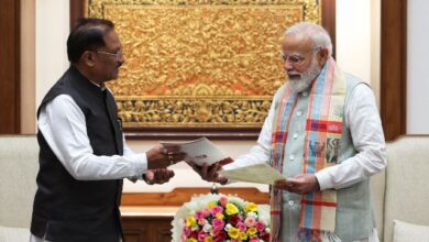 Photo of बस्तर 2.0 की शुरुआत: मुख्यमंत्री साय ने प्रधानमंत्री को सौंपा विकास का ब्लूप्रिंट, मानसून बाद दौरे का न्योता