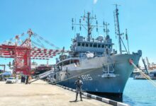 Photo of भारतीय नौसेना का गोताखोरी सहायता और पनडुब्बी बचाव पोत श्रीलंका के कोलंबो पहुंचा 