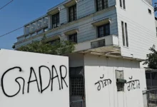 Photo of हरभजन सिंह के घर पर भारी बवाल: नेमप्लेट पर पोती कालिख, दीवार पर लिखा पंजाब का गद्दार; AAP में मची रार