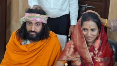 Photo of महारकुंभ के IIT वाले बाबा ने प्रतीका से की शादी, आश्रम में मिलें और दूसरे दिन ही एक हो गए…