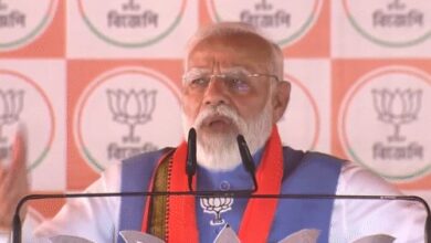 Photo of ‘बीजेपी आई तो बंगाल से घुसपैठिए बाहर होंगे..’, ममता बनर्जी की सरकार पर पीएम मोदी ने कहा- हिंसा होगी तो एक्शन होगा