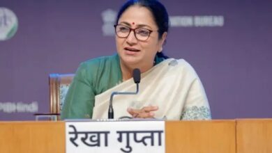 Photo of दिल्ली की सीएम रेखा गुप्ता बोली- ‘कांग्रेस को लोकसभा में सिर्फ गांधी परिवार की महिलाओं की जरूरत’
