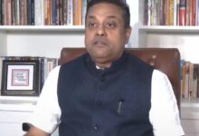 Photo of भाजपा का ममता बनर्जी पर निशाना, कहा- बंगाल में अराजकता फैलाने की कोशिश कर रही तृणमूल कांग्रेस