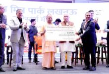 Photo of यूपी बनेगा ‘टेक्सटाइल हब’: अमरोहा समेत 4 नए टेक्सटाइल पार्क को कैबिनेट की मुहर, लाखों युवाओं को मिलेगा सीधा रोजगार