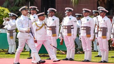 Photo of देश के 27वें नौसेना प्रमुख एडमिरल कृष्णा स्वामीनाथन ने कार्यभार संभाला