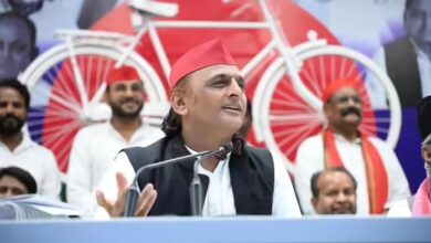 Photo of ‘सीधे 1000 बढ़ा देते, 7 रुपये का एहसान क्यों?’, कमर्शियल एलपीजी सिलेंडर के दाम बढ़ने पर भड़के अखिलेश यादव
