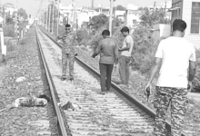 Photo of बालाघाट में खौफनाक मंजर: रेलवे ट्रैक पर दो टुकड़ों में मिला युवती का शव, इलाके में फैली सनसनी