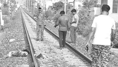 Photo of बालाघाट में खौफनाक मंजर: रेलवे ट्रैक पर दो टुकड़ों में मिला युवती का शव, इलाके में फैली सनसनी