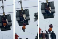Photo of गुलमर्ग में बड़ा हादसा: एशिया की सबसे ऊंची केबल कार हवा में थमी, 300 पर्यटक फंसे; सेना और पुलिस ने संभाला मोर्चा