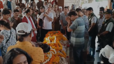 Photo of ट्विशा शर्मा को नम आंखों से अंतिम विदाई, भाई मेजर हर्षित ने दी मुखाग्नि
