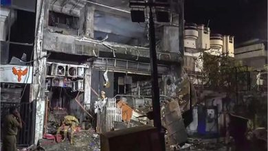 Photo of लखनऊ अग्निकांड: 15 मौतों के बाद एक्शन में सिस्टम, अलीगंज की अवैध कमर्शियल बिल्डिंग पर गरजा LDA का बुलडोजर