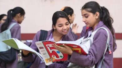 Photo of CBSE बोर्ड परीक्षा 2026: नियमों में हुआ ऐतिहासिक बदलाव, छात्र और अभिभावक तुरंत ध्यान दें