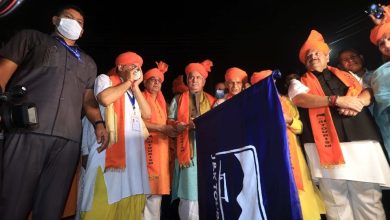 Photo of ‘बम-बम भोले’ के जयघोष से गूंजा जम्मू: कड़ी सुरक्षा के बीच अमरनाथ यात्रा का पहला जत्था कश्मीर के लिए रवाना