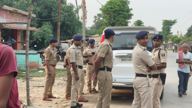Photo of दरभंगा में मोहर्रम के बाद भारी बवाल : बरिऔल चौक पर उपद्रवियों का तांडव, घरों-दुकानों और मंदिर में तोड़फोड़, 6 गिरफ्तार!
