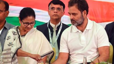 Photo of महा सियासी धमाका : ममता बनर्जी को राहुल गांधी का बड़ा ऑफर, पूर्व विलय की रखी बात! क्या कांग्रेस का ‘हाथ’ थामेगी टीएमसी?