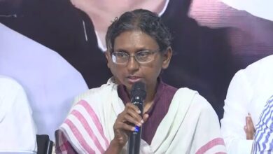 Photo of मीनाक्षी नटराजन को सुप्रीम कोर्ट का तगड़ा झटका : चुनावी प्रक्रिया में न्यायिक दखल से साफ इनकार, याचिका खारिज!