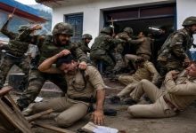 Photo of किश्तवाड़ : सेना के जवानों ने पुलिस स्टेशन पर बोला धावा, SHO की वर्दी फाड़ी; मेजर समेत 40 पर FIR