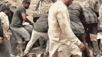 Photo of उज्जैन में बड़ा हादसा: 50 साल पुराना दो मंजिला मकान भरभराकर ढहा, मलबे में दबने से 12 साल के बच्चे की मौत; नानी गंभीर