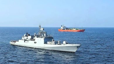 Photo of अदन की खाड़ी में भारतीय नौसेना का पराक्रम: INS त्रिकंद ने मर्चेंट पोत पर समुद्री लुटेरों का हमला किया नाकाम