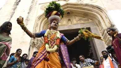 Photo of तेलंगाना का लोकपर्व ‘बोनालु’ शुरू, गोलकोंडा किले में उमड़ा आस्था का सैलाब, देवी महाकाली को अर्पित किया गया नैवेद्य
