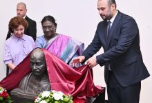 Photo of राष्ट्रपति मुर्मु ने स्कोप्जे में महात्मा गांधी की प्रतिमा का अनावरण कर कहा, बापू का संदेश आज अधिक प्रासंगिक