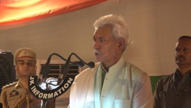Photo of अमरनाथ तीर्थयात्रियों को रवाना करने से पहले उप राज्यपाल मनोज सिन्हा ने की पूजा-अर्चना, कहा- आयोजन की पवित्रता बनाए रखना जरूरी
