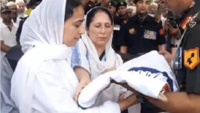 Photo of मप्र के इंदौर में मेजर हमजा आरिफ को सैन्य सम्मान के साथ दी गई अंतिम विदाई, लगे देशभक्ति के नारे